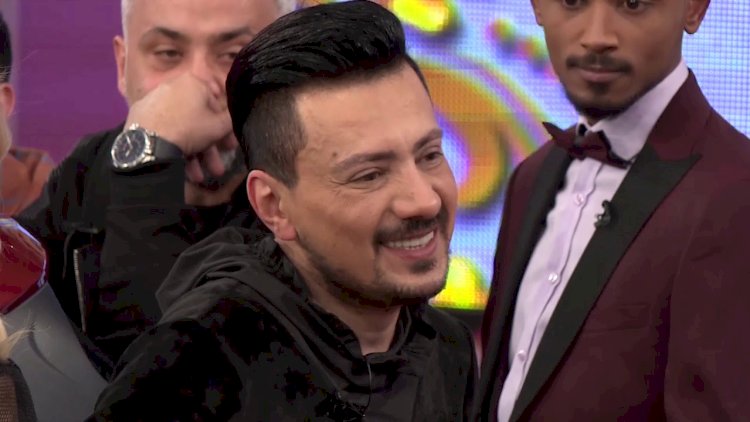    Sərxan Kərəmoğlu efirdə əsəbiləşdi: “40 ildir oxuyur fəxri ad ala bilmir, çıxart çölə!”   