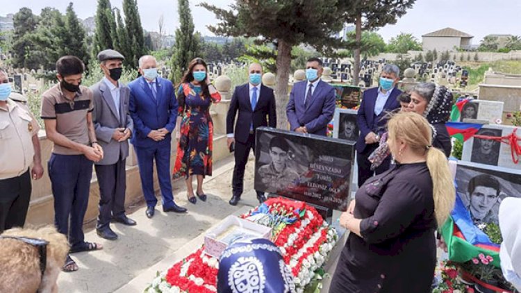    Şəhidimiz doğum günündə məzarı başında anıldı    - Fotolar