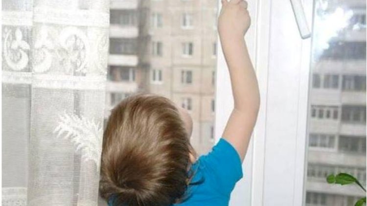    Bakıda bədbəxt hadisə:   Azyaşlı binadan yıxılıb öldü