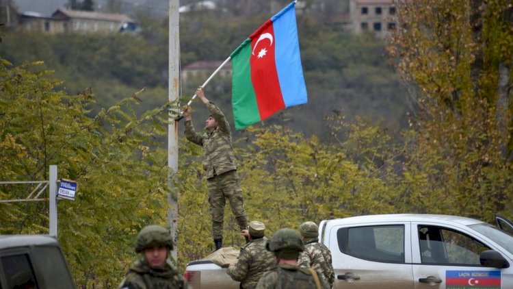    “Heç olmasa hərdən başlarını qaldırıb 9 rayonda dalğanan Azərbaycan Bayrağına baxsınlar...”   