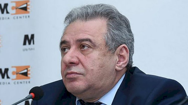    Ermənistan müdafiə naziri Moskvaya gedir   