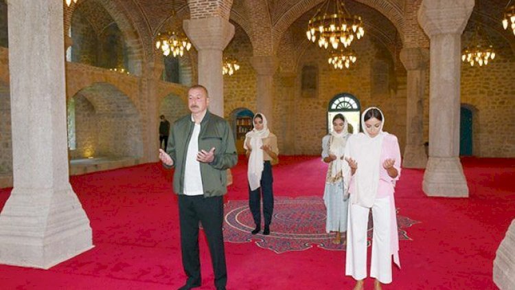    İlham Əliyev Qiyaslı məscidində   