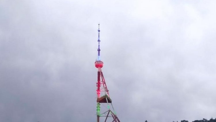    Tbilisi teleqülləsi Azərbaycan bayrağının rəngləri ilə işıqlandırıldı   