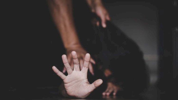    Azərbaycanda rəzalət:  Atası öldüyü gün ögey anasını zorladı   