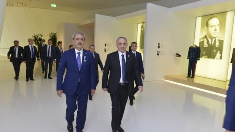    Türkiyə Ali Məhkəməsinin baş prokuroru Heydər Əliyev Mərkəzində - Fotolar   