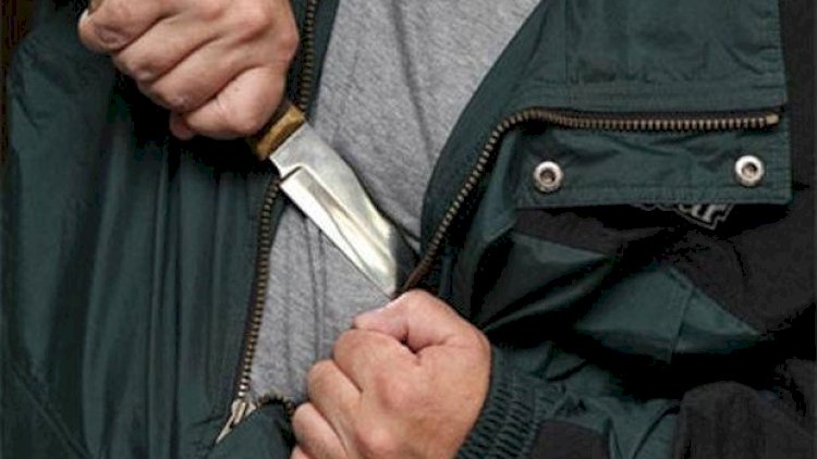    Paytaxtda intihara cəhd: 50 yaşlı kişi özünə 4 bıçaq zərbəsi vurdu   