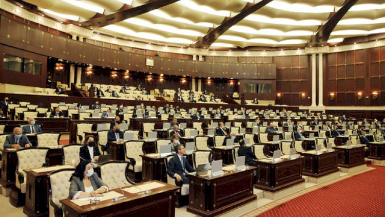    Deputatlar məmurları “topa tutdu”, biri isə adlar çəkəcəyini anons etdi   - Parlamentdən REPORTAJ