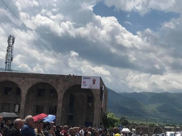 Paşinyanı snayperlər qoruyur – Fotolar 