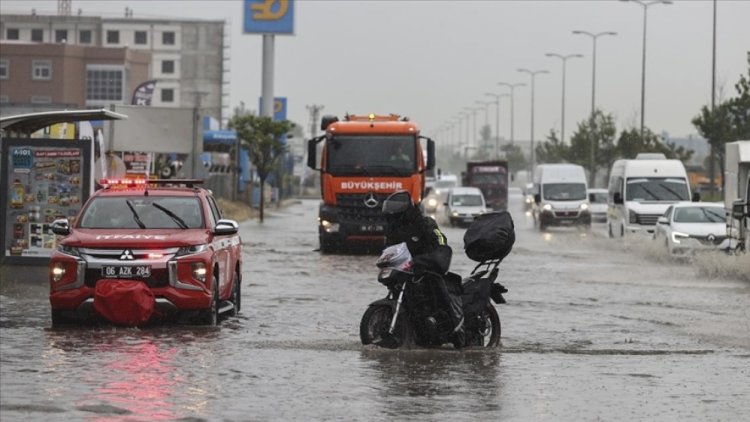    Ankarada sel və daşqın    
