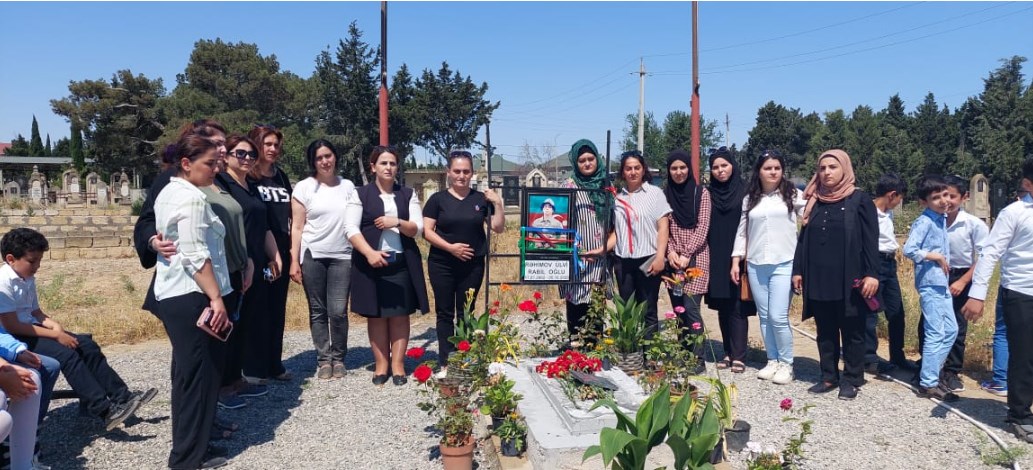 Şəhid ailəsinə qarşı qəbirüstü abidə fırıldaqçılığı - Foto 