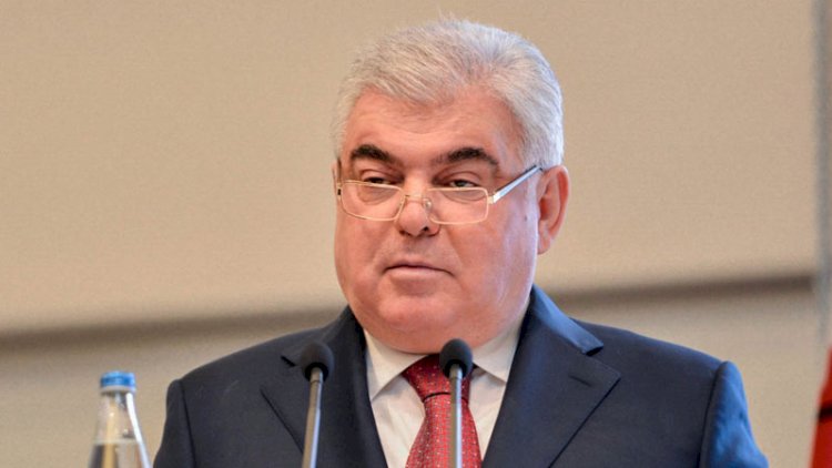   Nazir Ziya Məmmədovun kadrını işdən çıxardı   