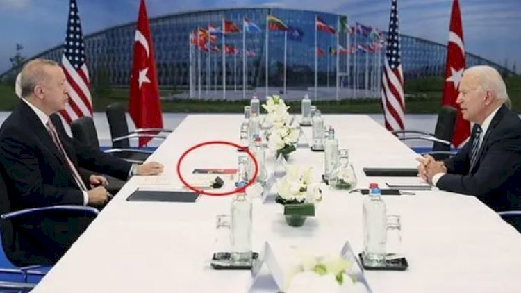    Ərdoğan-Bayden görüşündə masa üzərindəki maraqlı detal - Foto   