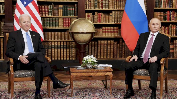    Baydenin Putinə hədiyyəsi – Büllur heykəl və eynək   