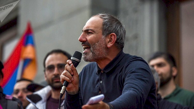    Paşinyan tərəfdarlarını mitinqə çağırdı   