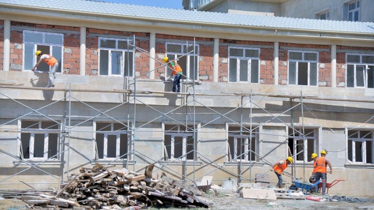    Bakıda bu məktəblər söküləcək   