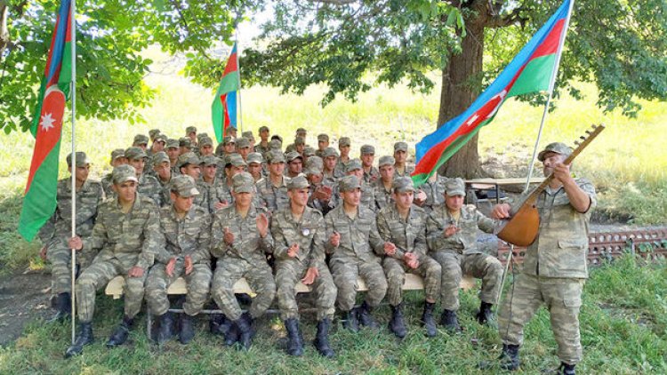    Azad edilmiş ərazilərdə dislokasiya olunmuş bölmələrdə görüş keçirildi - Fotolar   