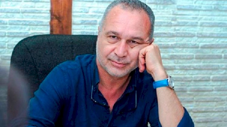    “Gecə arvadınla ağız-ağıza yatırsan, amma toyda vals oynasan maska taxmalısan”    