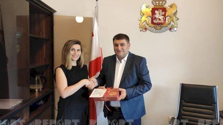    Gürcüstanda azərbaycanlı Novruz təşəbbüsünü dəstəkləyən deputatlara paxlava payladı   