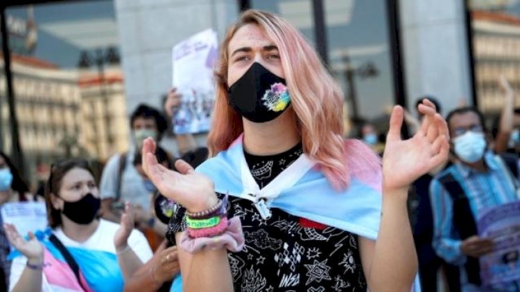    Transseksuallar cinslərini istədikləri kimi dəyişdirə biləcəklər - Bu ölkədə    