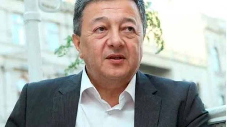    “Biz cəmiyyətə doğru-dürüst məlumat verməliyik, yox, əgər yalandan artistlik edəcəyiksə…”   