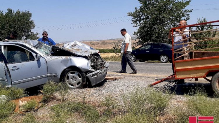   Göyçayda iki minik avtomobili toqquşdu:   4 nəfər xəsarət aldı