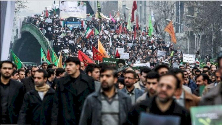    İranda aksiyalar başladı: Əhali küçələrə axışdı   