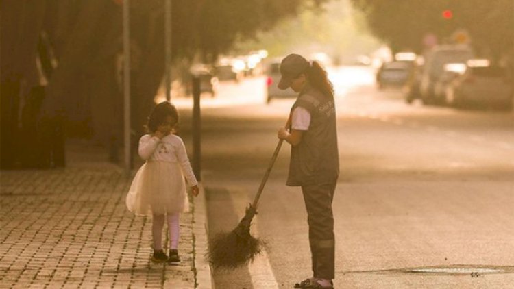    Bu foto ilə məşhurlaşan süpürgəçi niyə işdən çıxarılıb?   