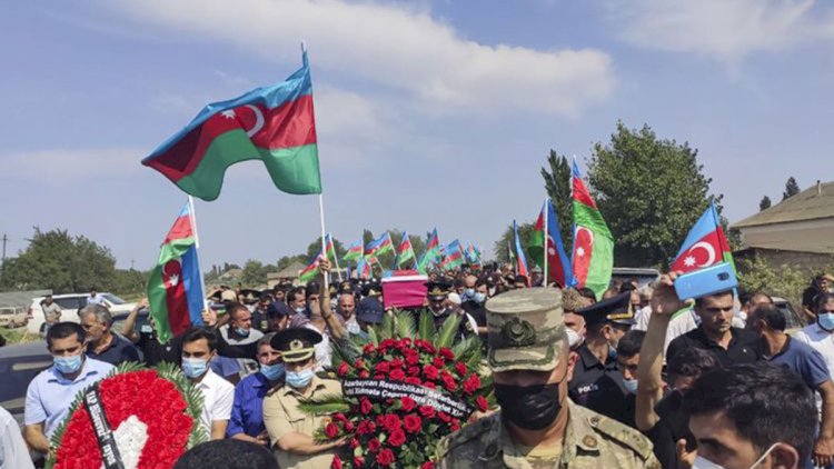    Oğlunun qanpulundan rüşvət verən şəhid anası    