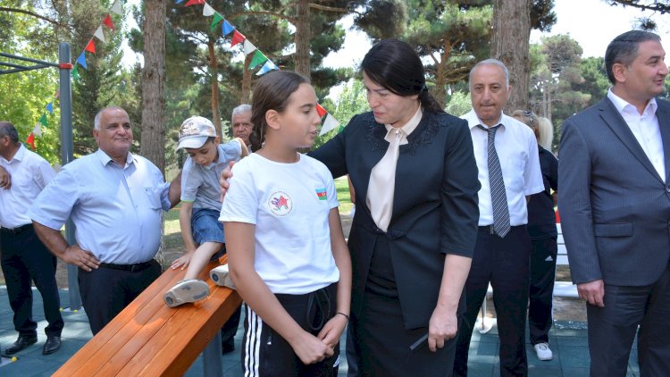    İradə Gülməmmədova Xırdalanda açıq havada idman meydançasına baxış keçirdi - Fotolar   