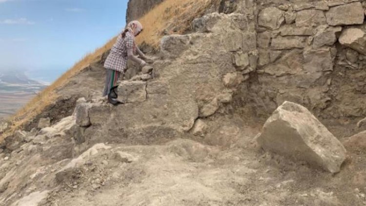    “Beşbarmaq”da peyğəmbər möhürü olan qəbir daşı tapıldı   - Özəl fotolar