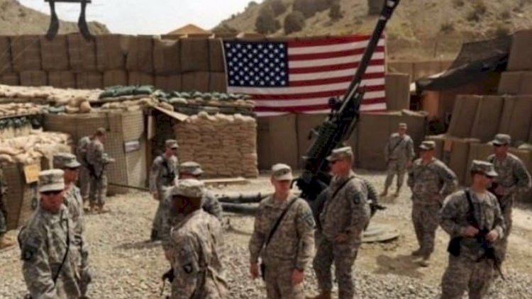    Amerikanın Suriyadakı bazasına hücum edildi   