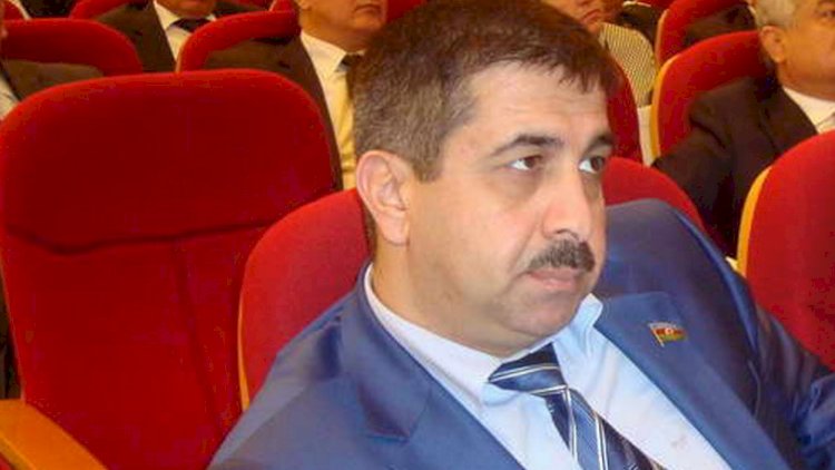    Etibar Hüseynov niyə “yumurtlayır“? - Yaxud söyüş makinasınının “düymə”sini kim basıb?   