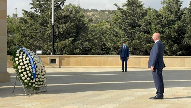    Aİ Şurasının Prezidenti Şəhidlər Xiyabanını ziyarət etdi   