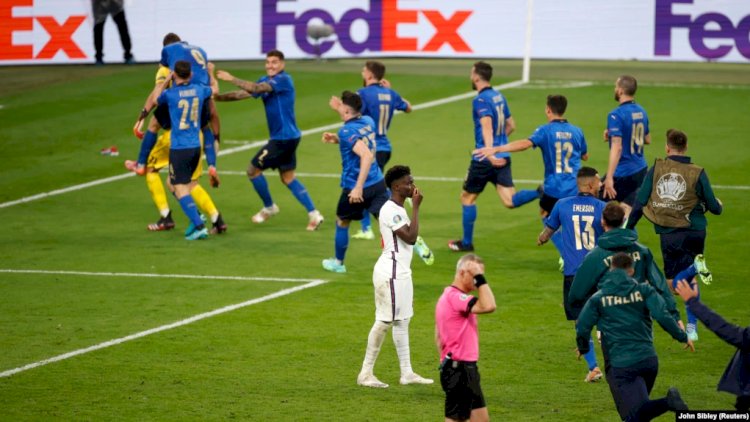    Azərbaycan deputatının cangüdəni futbolçu Ceydon Sançoya hücum edib   