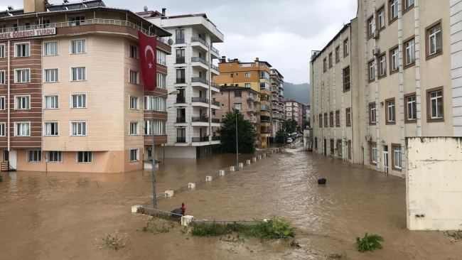 Türkiyədə daşqın: Kəndlər boşaldıldı - Fotolar + Video