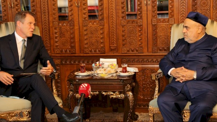    Şeyxülislam amerikalı qonağı məlumatlandırdı: Ermənilər 64 məscidimizi dağıdıblar   