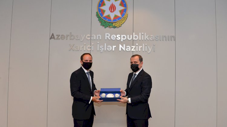    Nazir Bakını tərk edən diplomatla görüşdü   