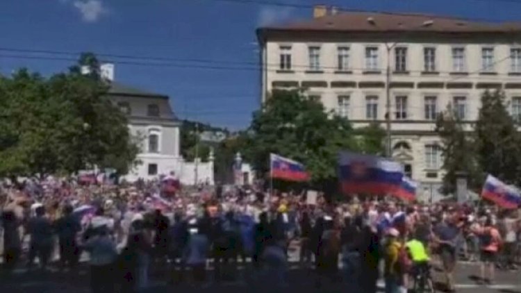    Yüzlərlə insan peyvənd əleyhinə aksiya keçirdi   - Slovakiyada