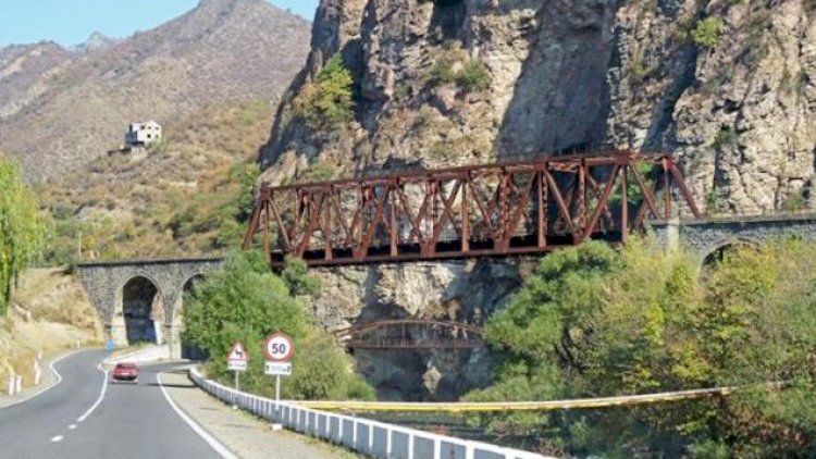    “Bizim əlimizdə Laçın dəhlizi “kozırı” var...”    