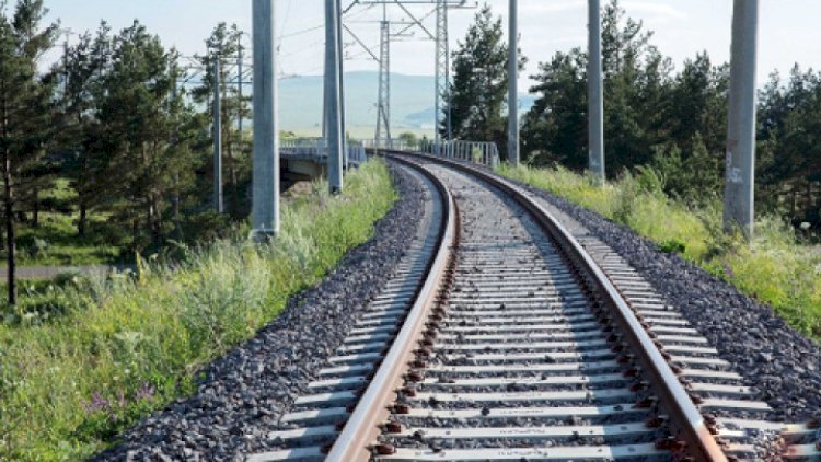    Dəmir yolundan tapılan körpənin adını Tapdıq qoydular    