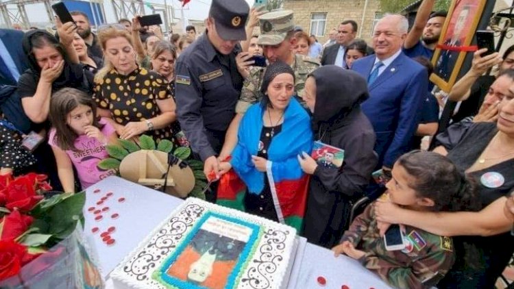    Şəhid ailəsindən müzakirələrə səbəb olan tortla bağlı   AÇIQLAMA