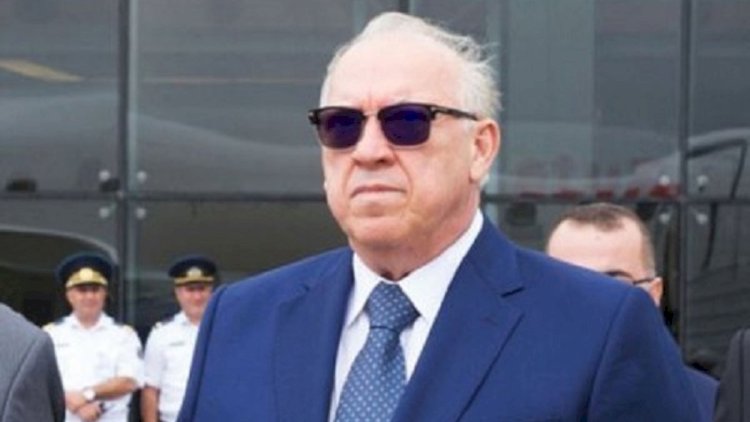    Ölkə milyonlarla pul itirir, o isə qazanır   