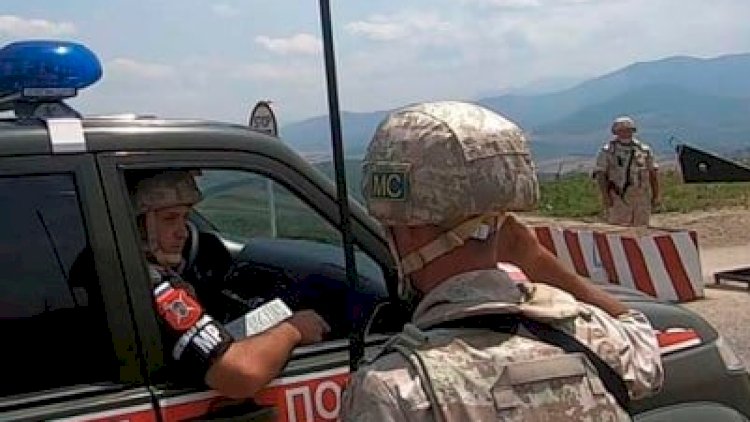    Rus sülhməramlıları Laçın dəhlizindən keçən ermənilər haqda:   “Maşınlarında axtarış aparırıq“