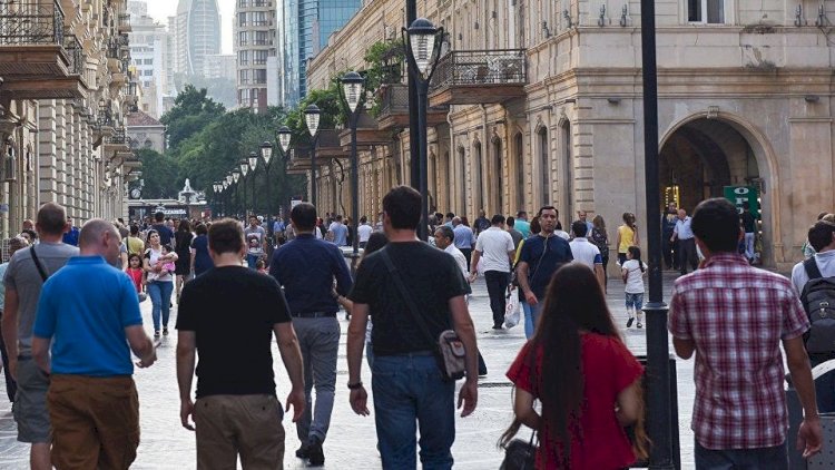   Azərbaycanda neçə milyon insan yaşayır?   - Rəsmi