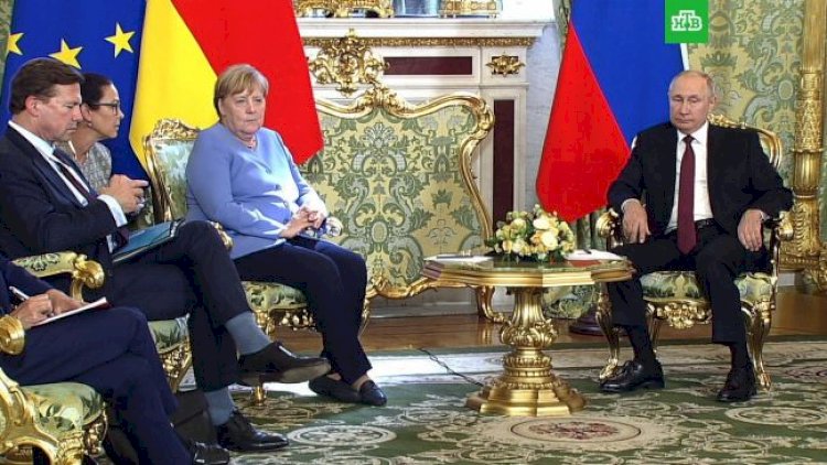    Merkelin telefonu  Putinin sözünü yarımçıq qoydu - Kuryoz   