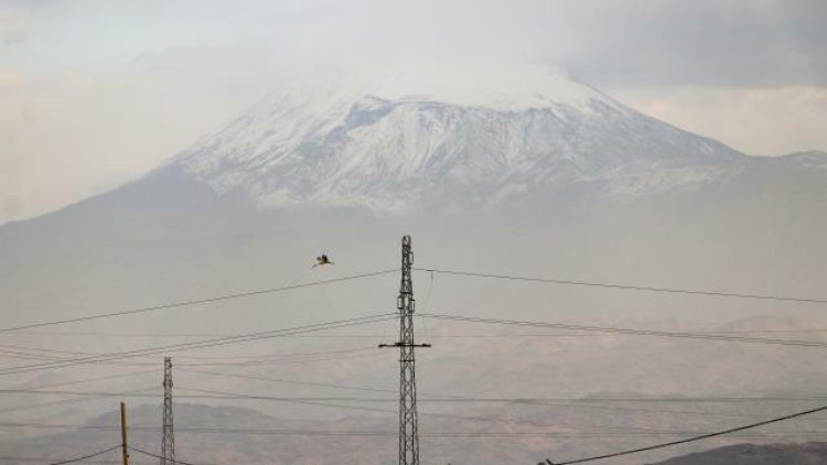    Ağrı dağına qar yağdı - Foto   