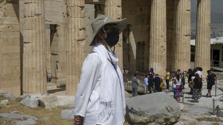    Koronavirusa qarşı peyvənd olunmuş daha bir adam virusdan öldü   