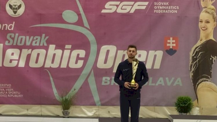    Gimnastımız Slovakiyada keçirilən yarışda gümüş medal qazandı   