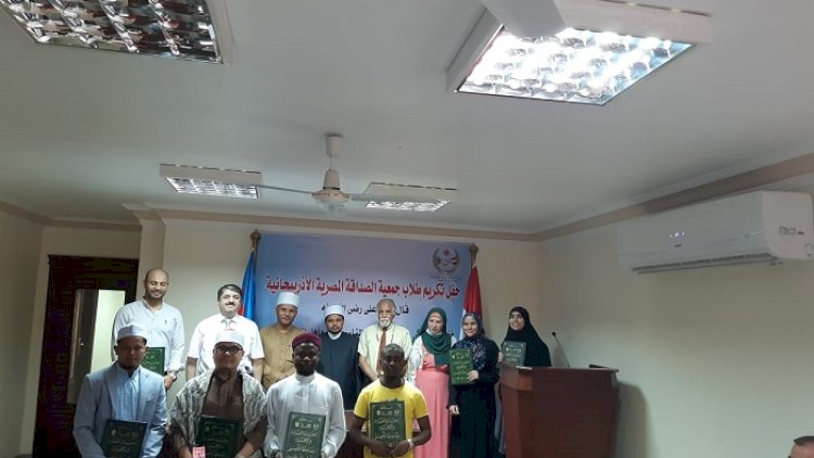    Azərbaycan dilini öyrənən müdavimlərə diplomlar verildi - Foto   