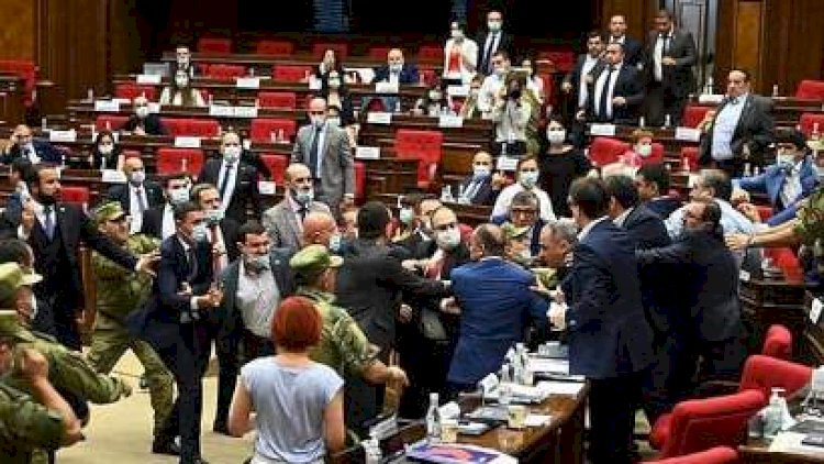    Paşinyanın deputatları parlamentdə 4 şəxsi qaralayıb - “Joxovurd“ qəzeti   